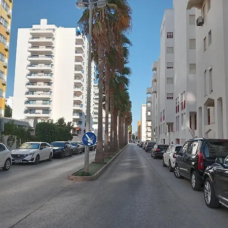 Front Ground Floor Girassol Apartment