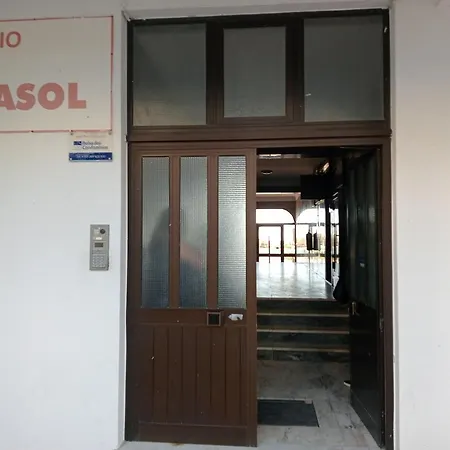 Front Ground Floor Girassol Apartment *